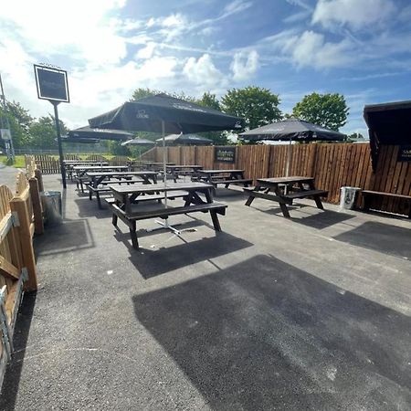 Mersey View Hotel & Pub Hale  Exterior foto